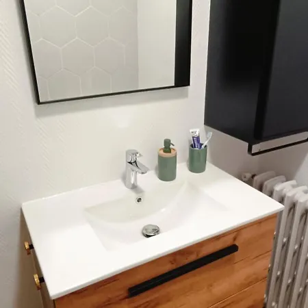 Daire Neuf Idealement Place Avec Terrasse Et Jardin *