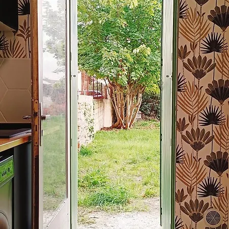 Neuf Idealement Place Avec Terrasse Et Jardin Daire